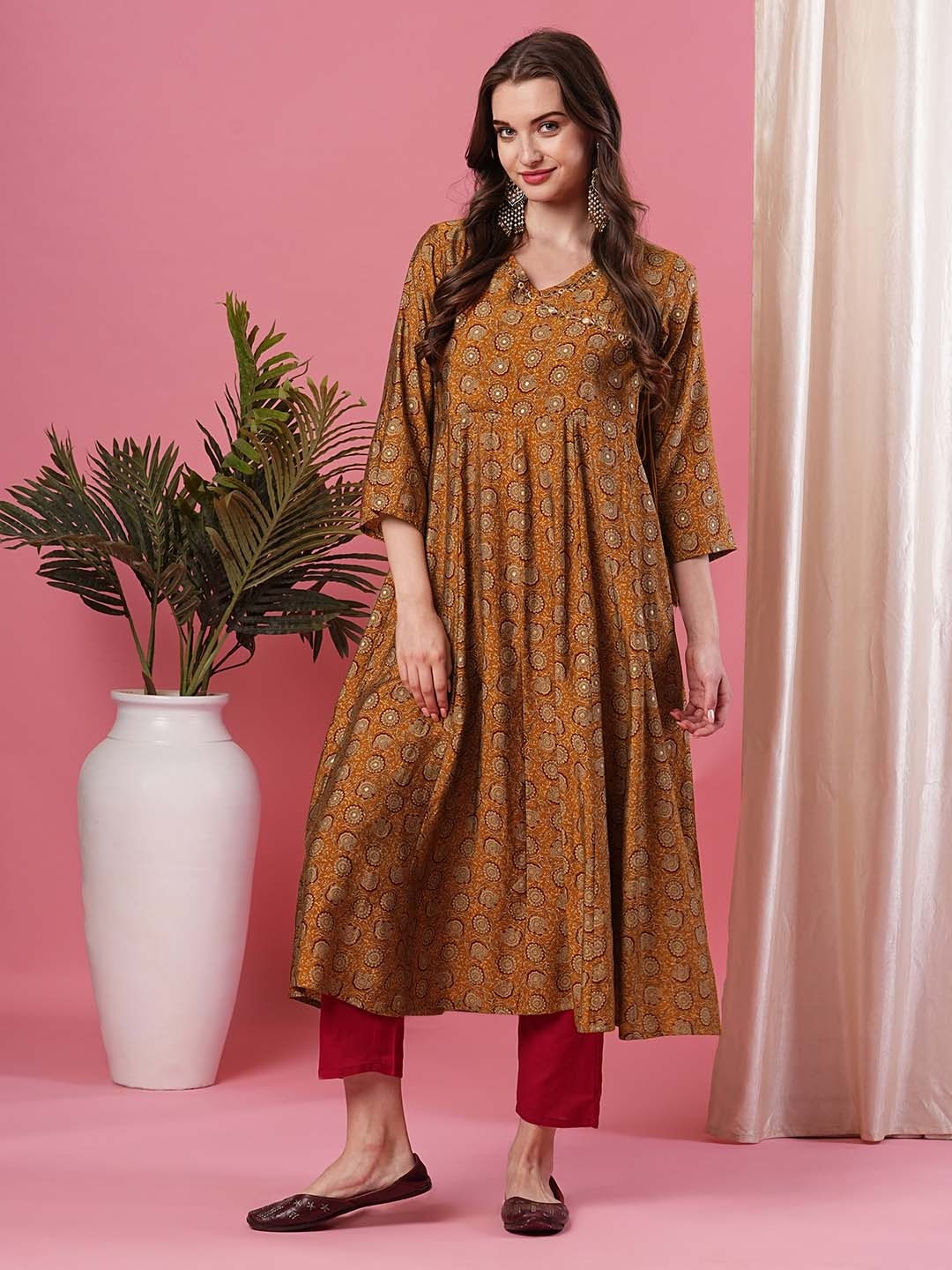 

Globus Floral Printed Thread Work Anarkali Kurta, Yellow