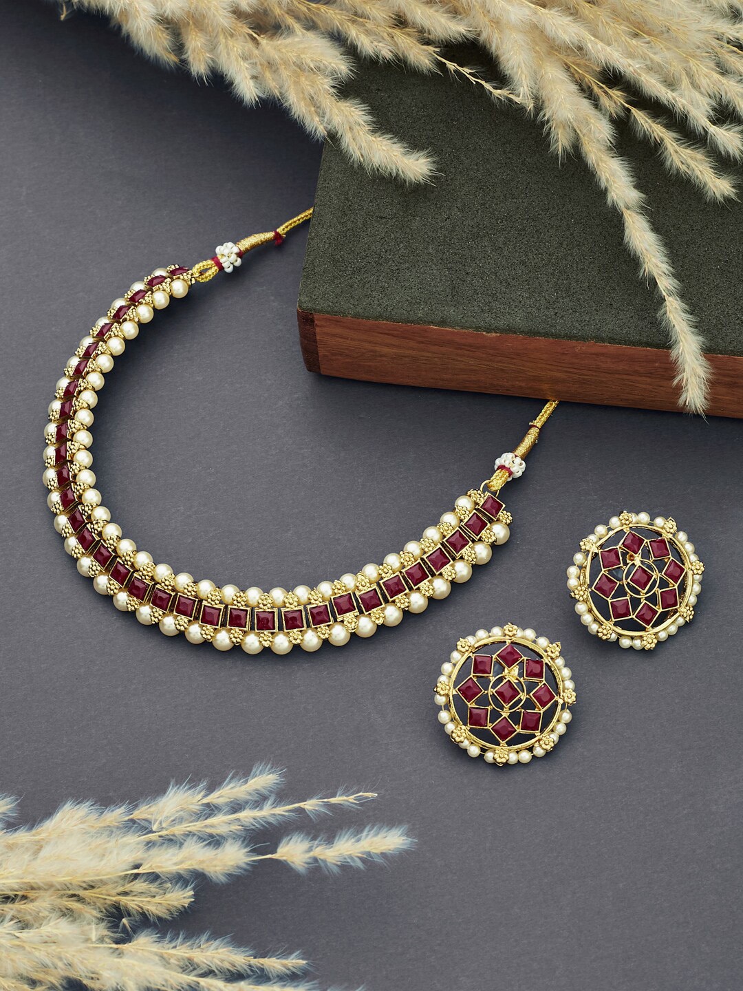 

ATIBELLE Gold Plated Kundan-Studded Floral Shaped Jewellery Set