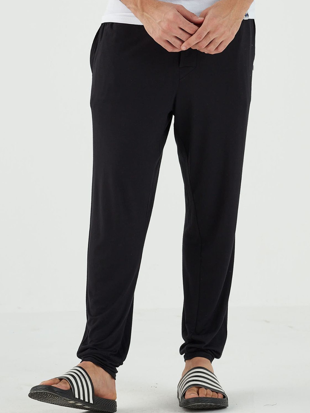 

MODERN CREW Men Mid-Rise Lounge Joggers, Black
