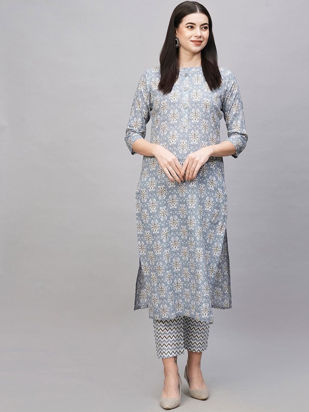 

KALINI Ethnic Motifs Printed Regular Straight Kurta With Trousers, Grey