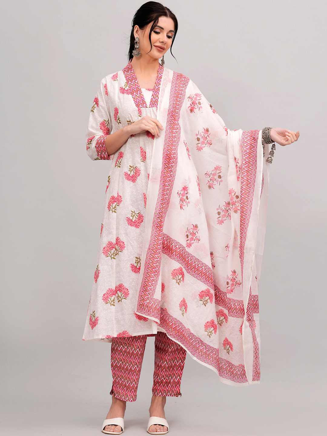 

JC4U Floral Printed Regular Pure Cotton Anarkali Kurta with Trousers & Dupatta, Pink