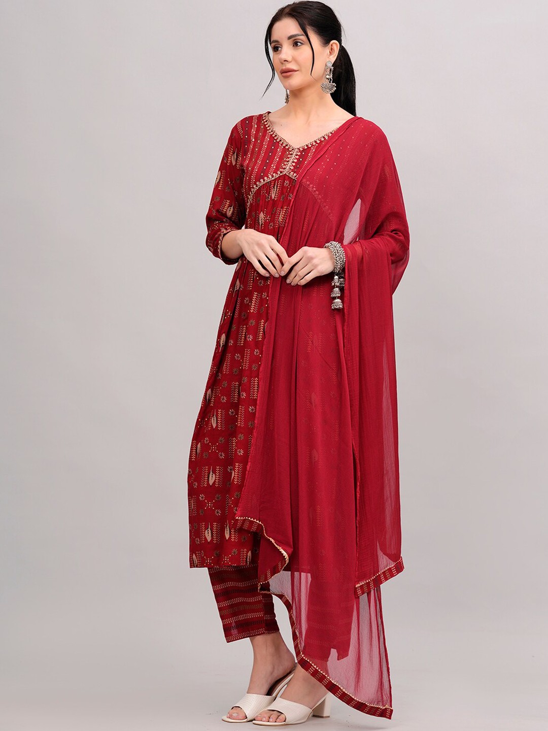 

JC4U Ethnic Motifs Printed V-Neck Empire Gotta Patti Kurta with Trousers & Dupatta, Maroon