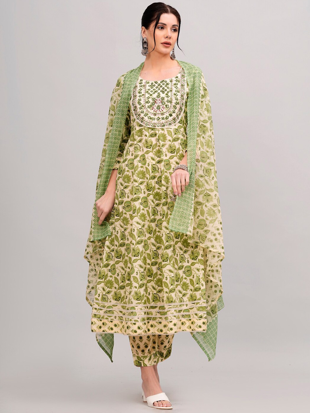 

JC4U Floral Printed Regular Mirror Work Kurta with Trousers & Dupatta, Green