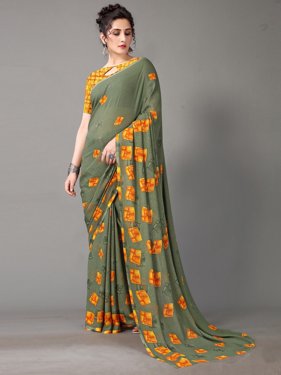 

HRITIKA Geometric Printed Saree, Green