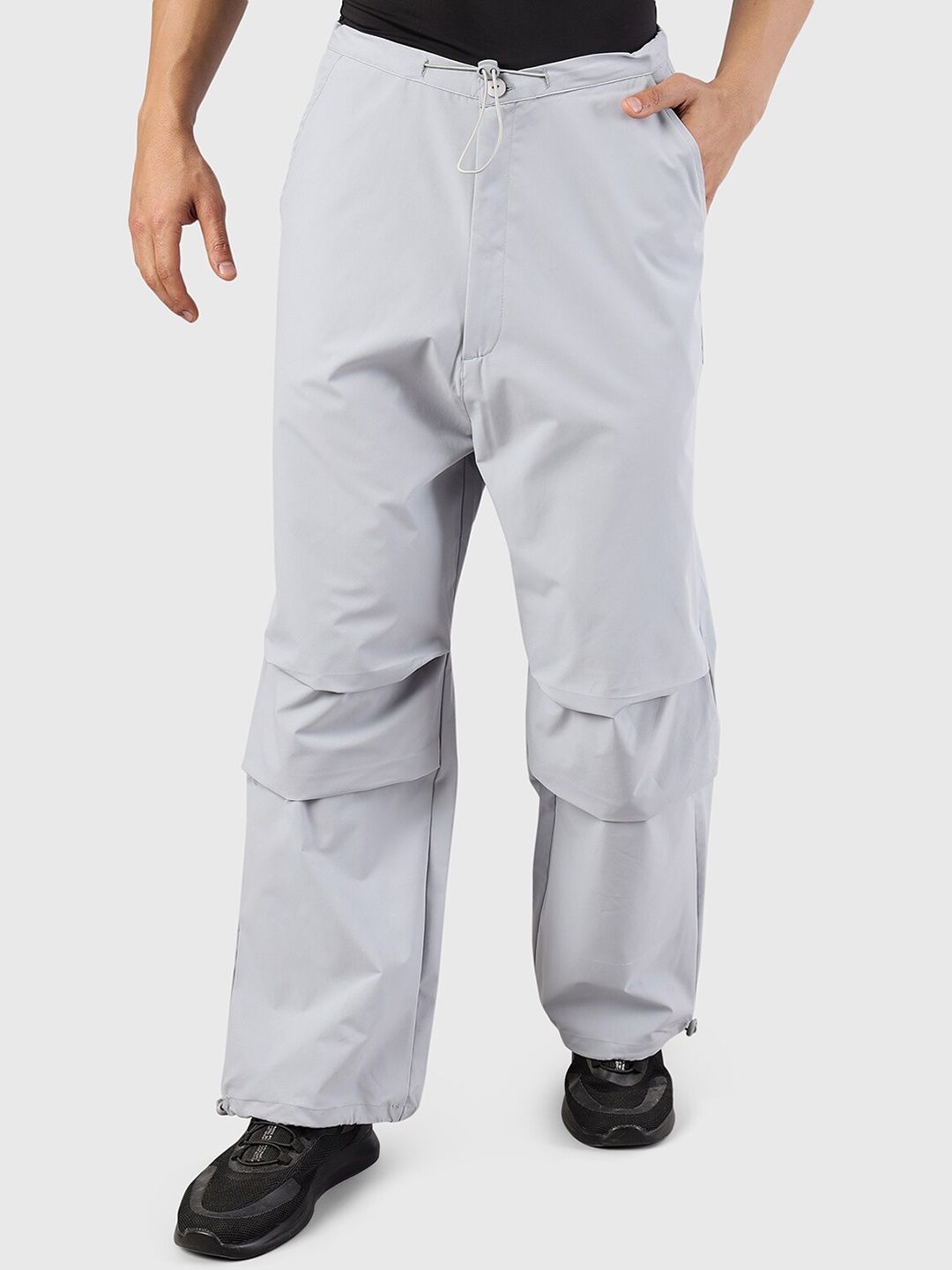 

FUAARK Men Mid Rise Antimicrobial Sports Track Pant, Grey