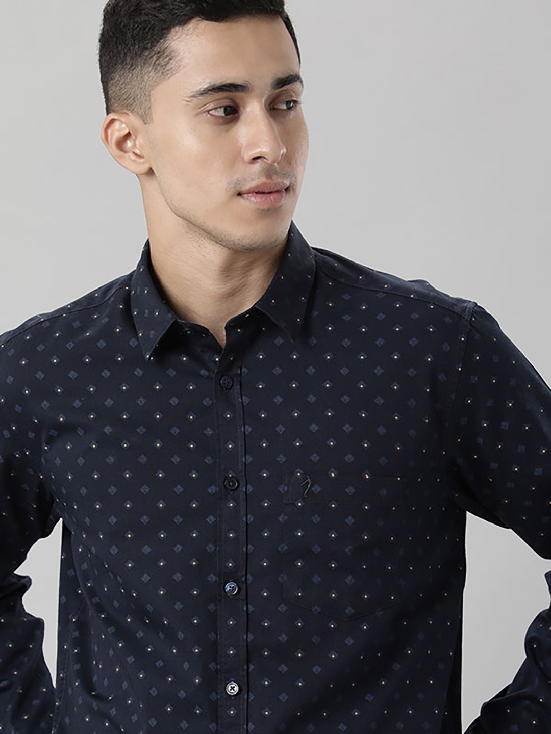 

Indian Terrain Micro Ditsy Printed Pure Cotton Casual Shirt, Navy blue