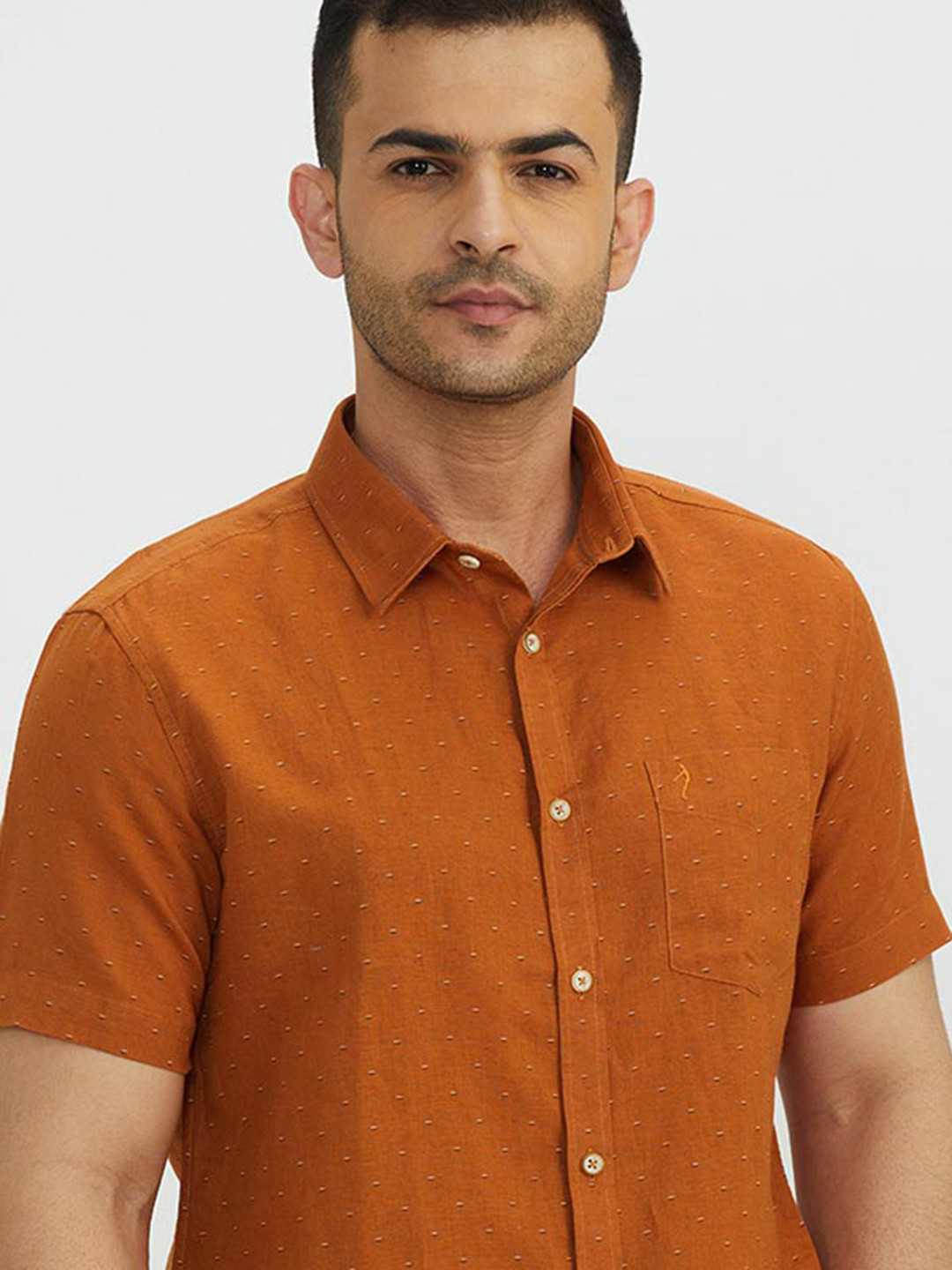 

Indian Terrain Spread Collar Casual Shirt, Red
