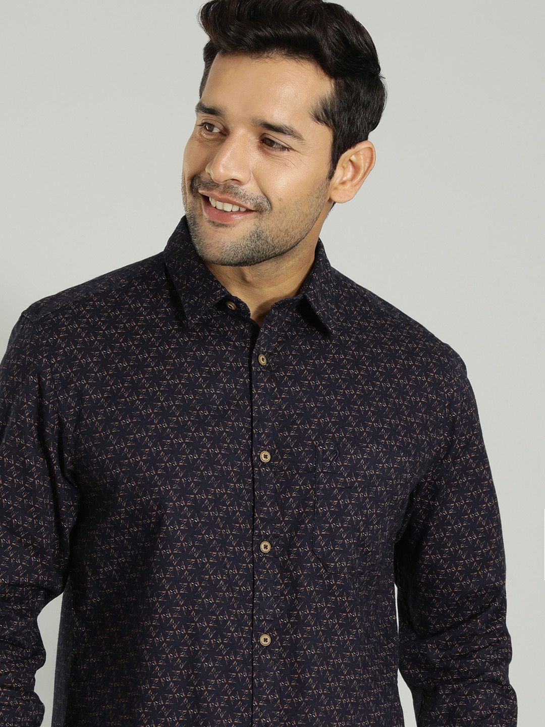 

Indian Terrain Abstract Printed Pure Cotton Casual Shirt, Navy blue