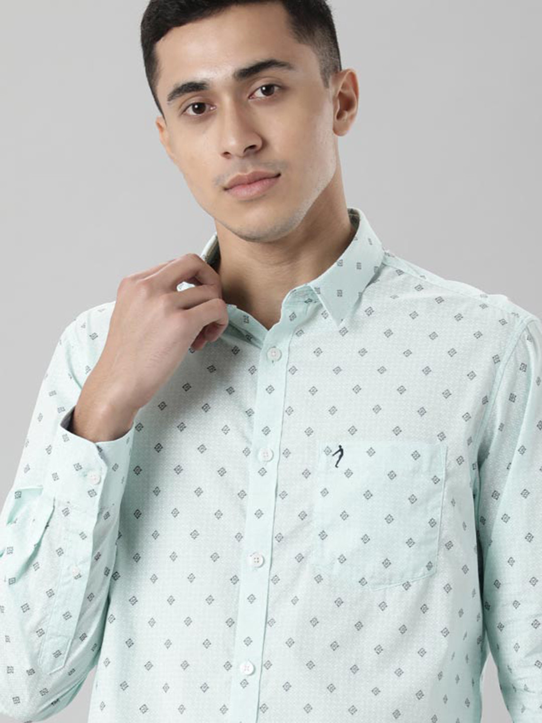 

Indian Terrain Geometric Printed Spread Collar Long Sleeves Cotton Casual Shirt, Green