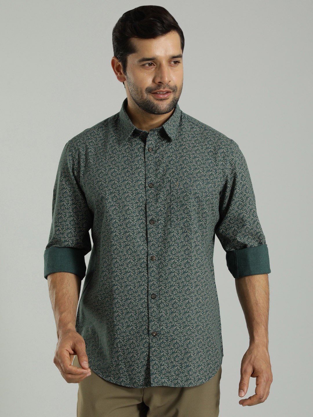 

Indian Terrain Floral Printed Pure Cotton Casual Shirt, Green