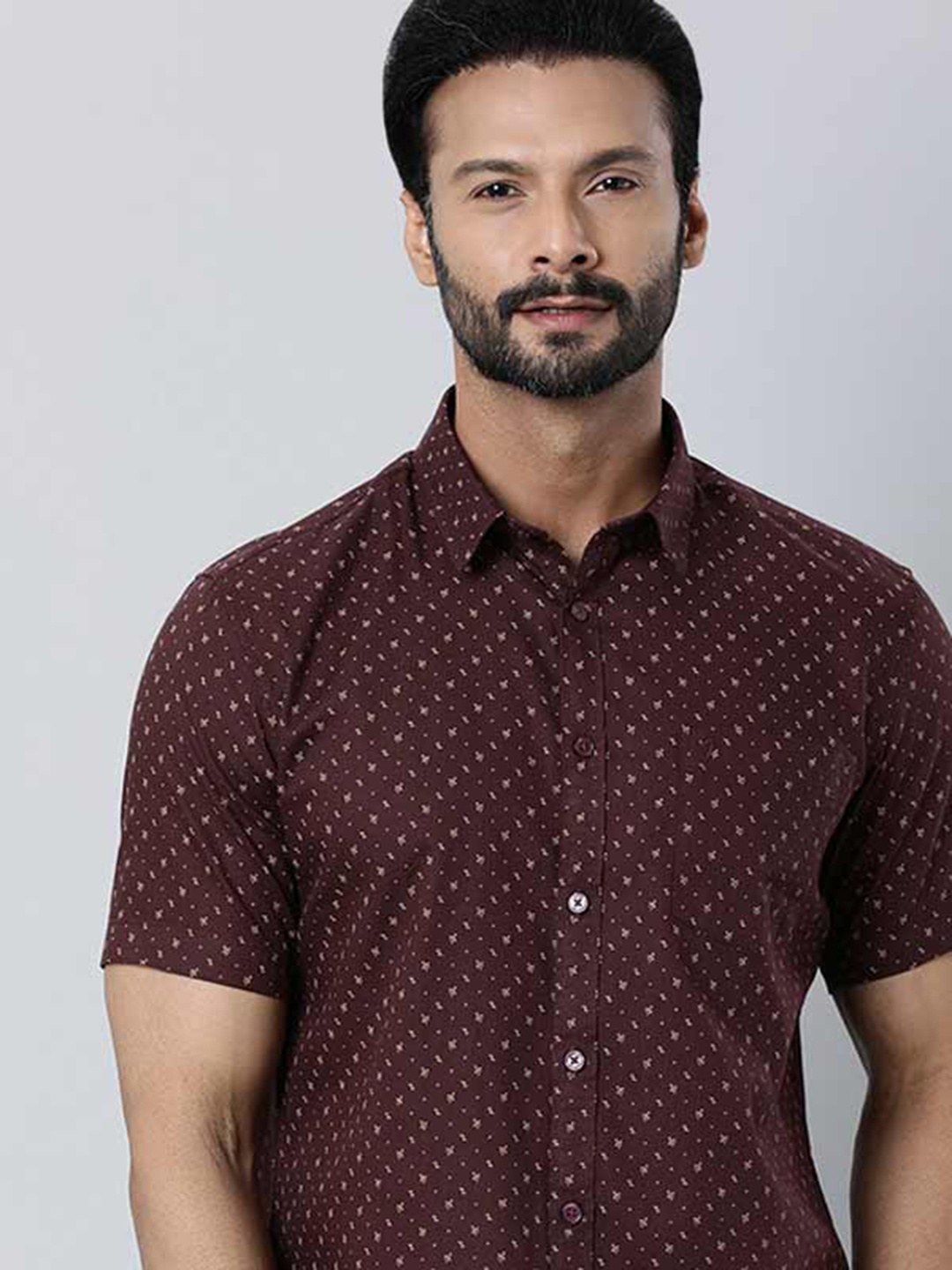 

Indian Terrain Geometric Printed Pure Cotton Casual Shirt, Maroon