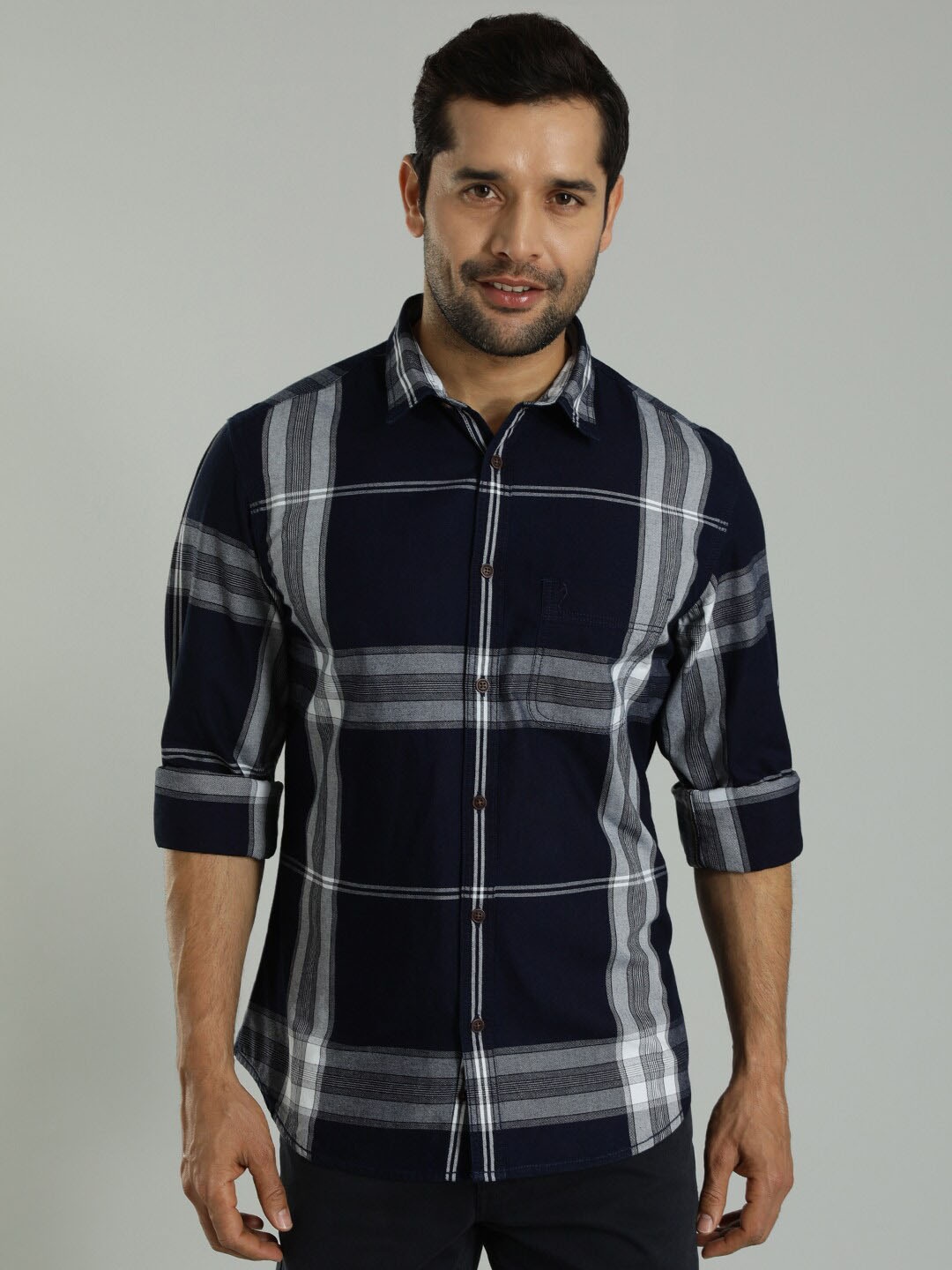 

Indian Terrain Windowpane Checks Spread Collar Checked Cotton Casual Shirt, Blue