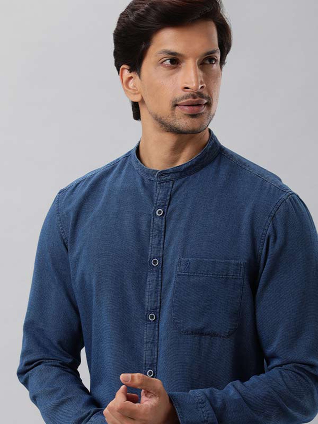 

Indian Terrain Slim Fit Mandarin Collar Pure Cotton Casual Shirt, Navy blue