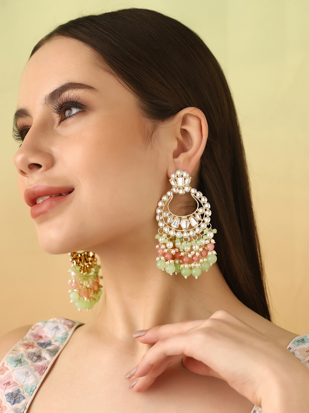 

Priyaasi Gold Plated Kundan & Beaded Contemporary Chandbalis