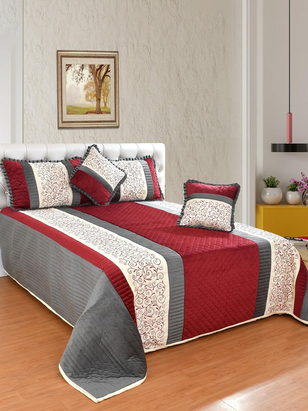 

Nivasam 7 Pcs Maroon Embroidered Velvet Quilted Bedding Set