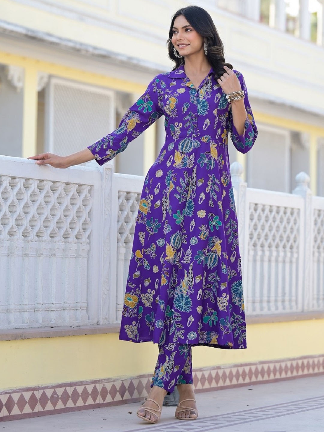 

Stylum Voilet Floral Printed Shirt Collar Empire A Line Kurta with Trouser, Violet