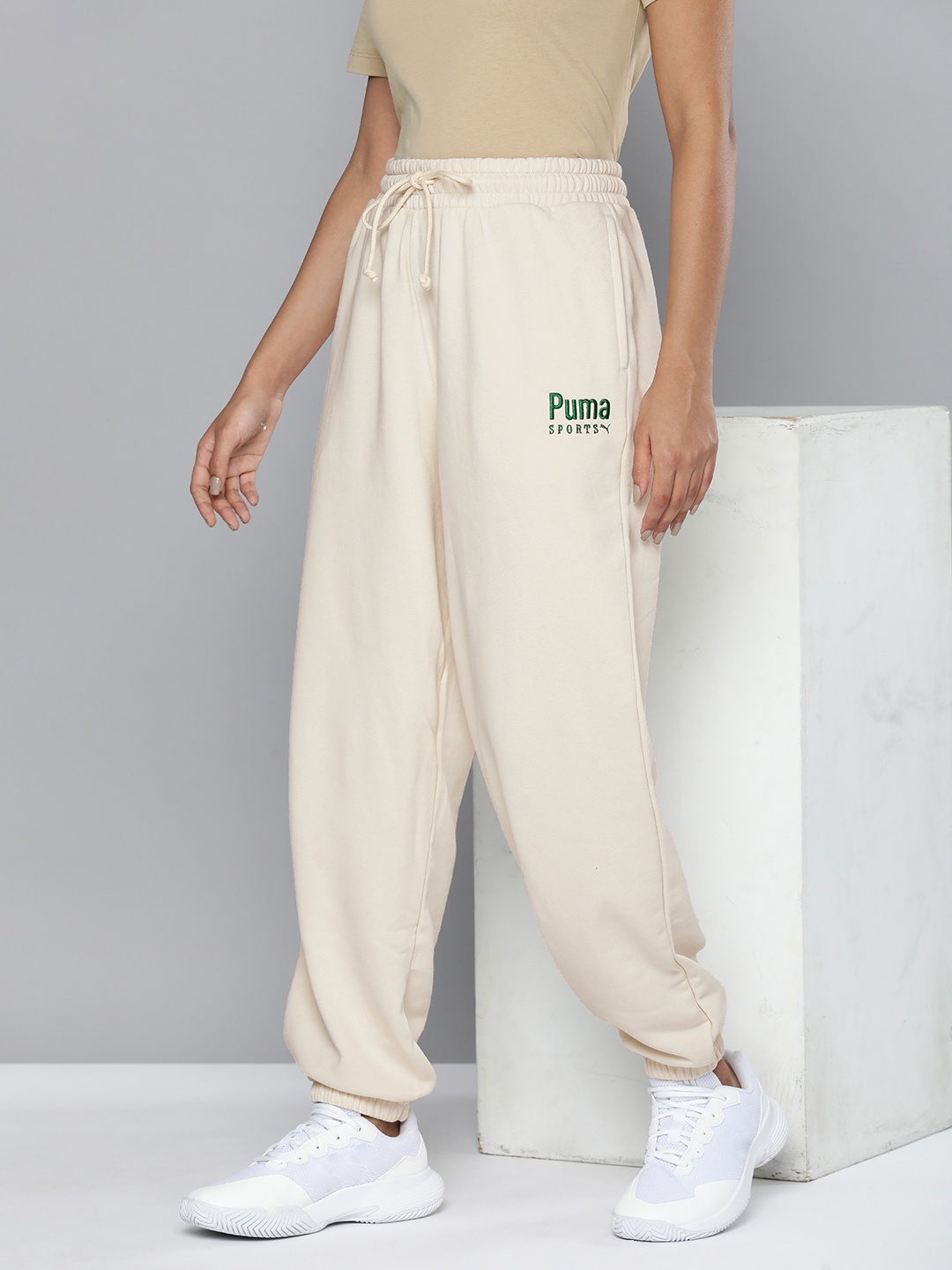 

Puma TEAM Women Mid Rise Relaxed Fit Outdoor Joggers Track Pants, Off white