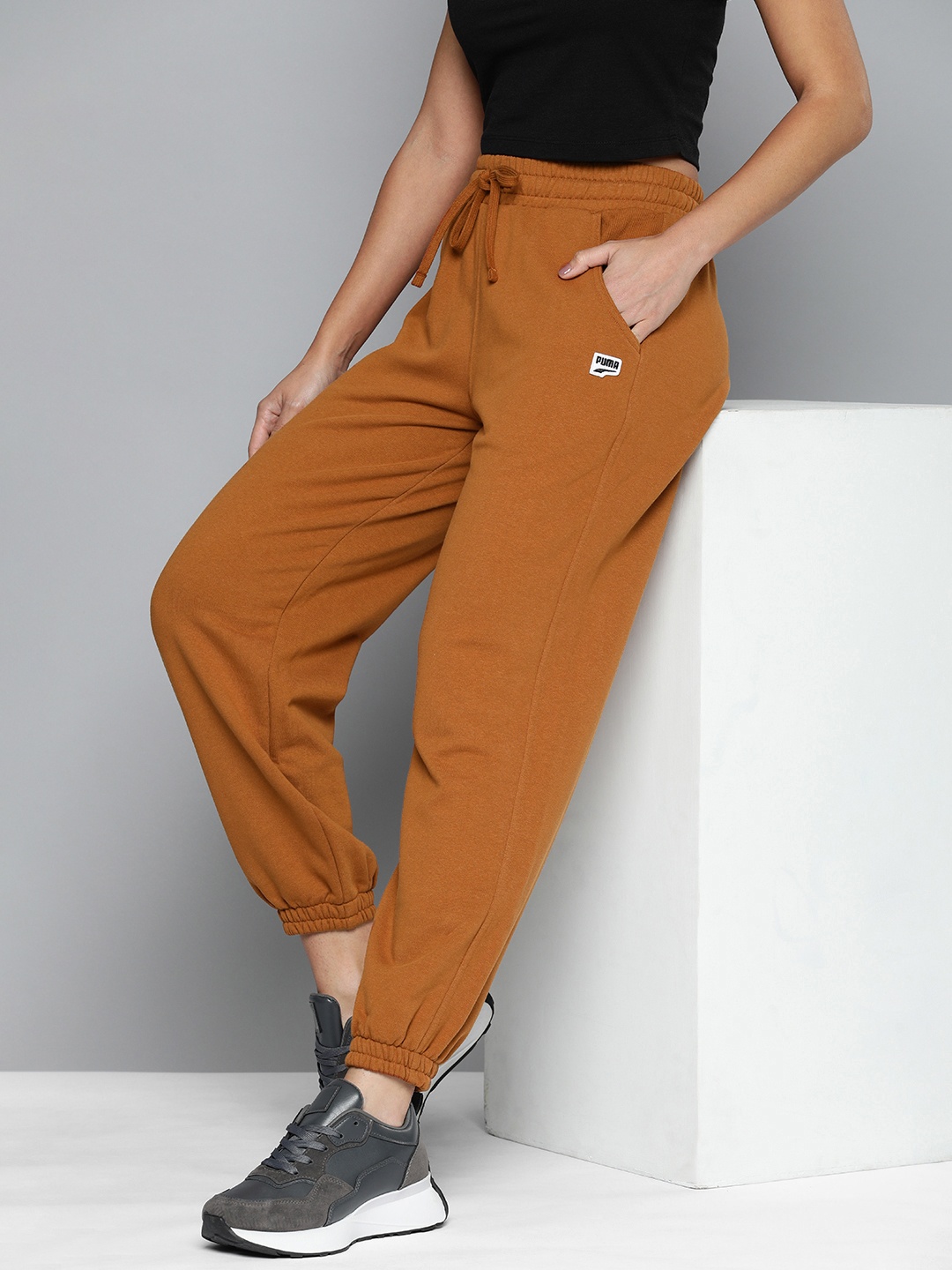 

Puma Women DOWNTOWN Relaxed Fit Joggers, Rust