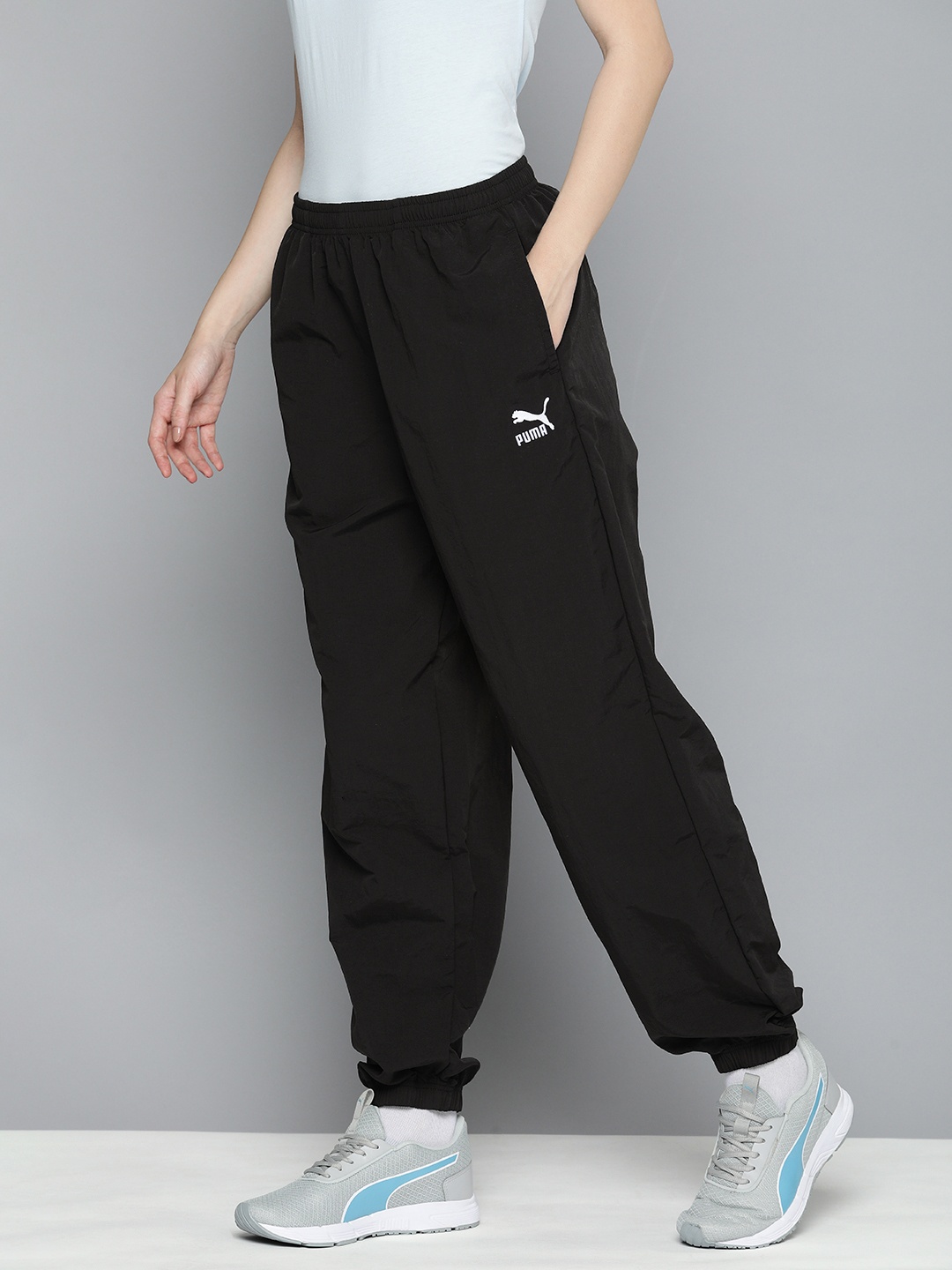 

Puma Women CLASSICS WindCell Relaxed Fit Joggers, Black