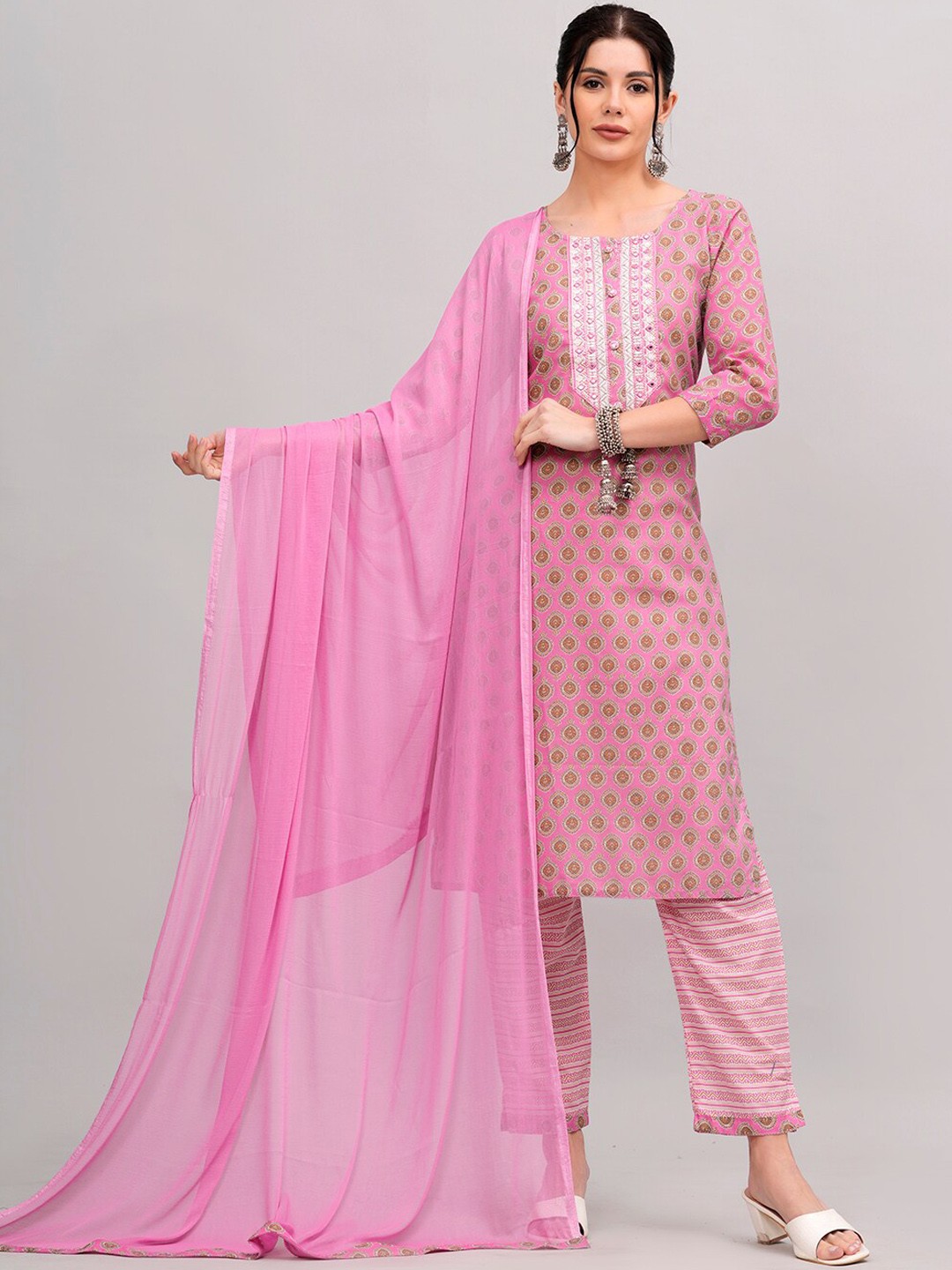 

HIGHLIGHT FASHION EXPORT Ethnic Motifs Pure Cotton Straight Kurta Trouser And Dupatta, Pink