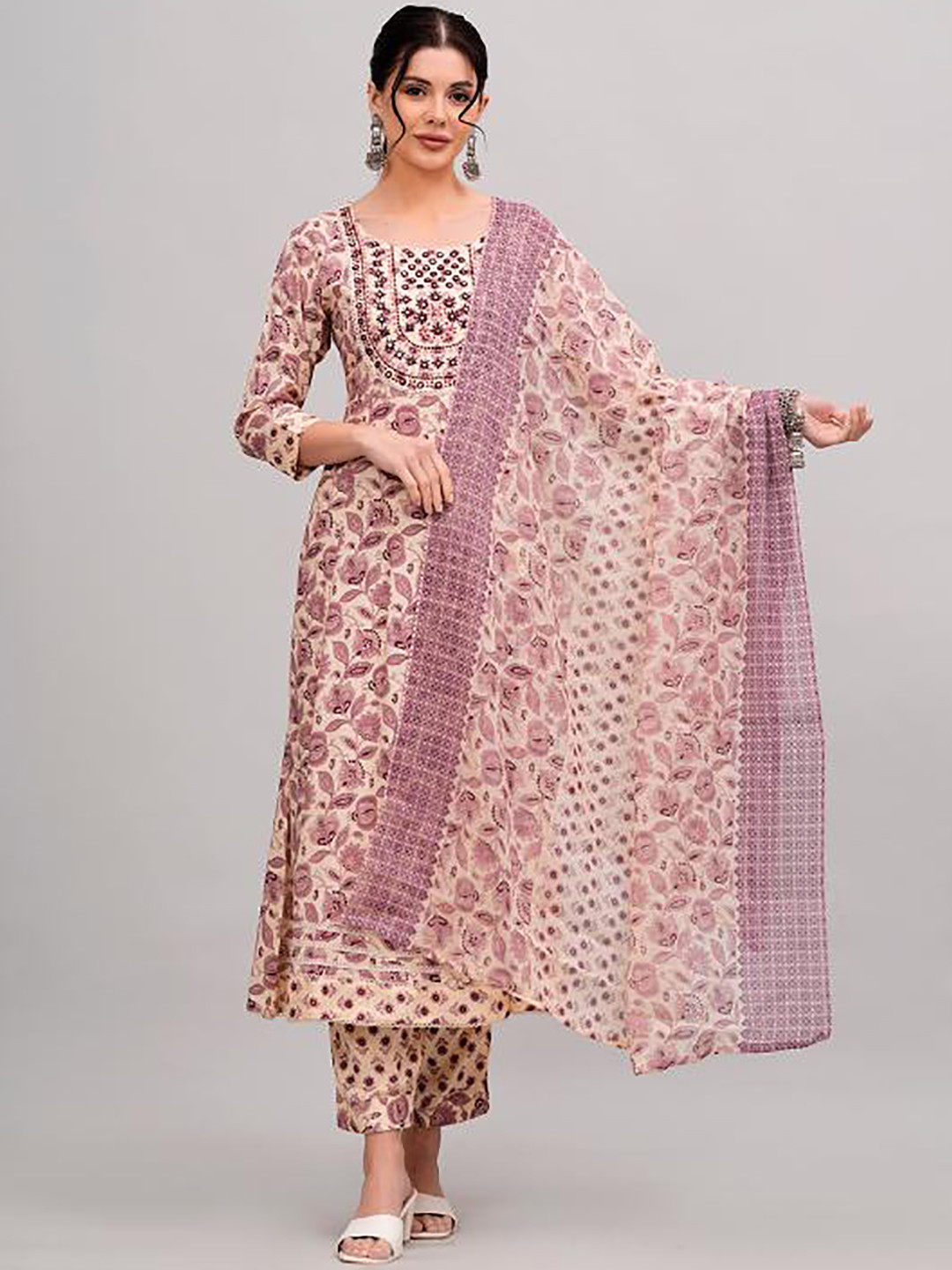 

HIGHLIGHT FASHION EXPORT Regular Flared Kurta Trouser And Dupatta Set, Purple
