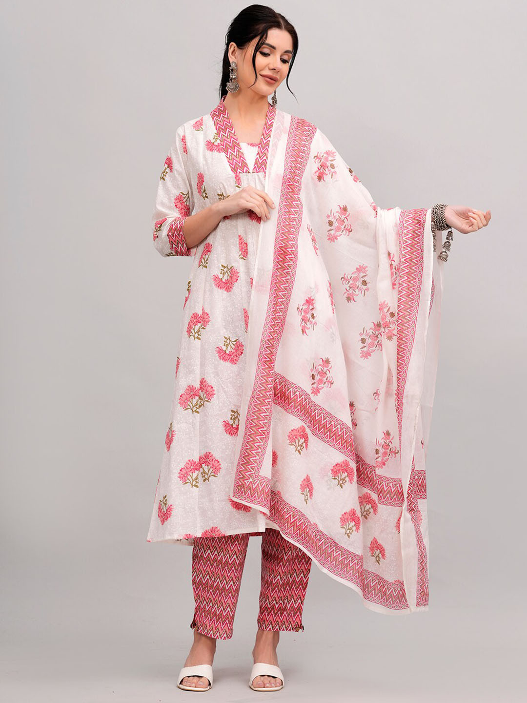 

HIGHLIGHT FASHION EXPORT Pure Cotton Floral Flared Kurta Trouser And Dupatta, Pink