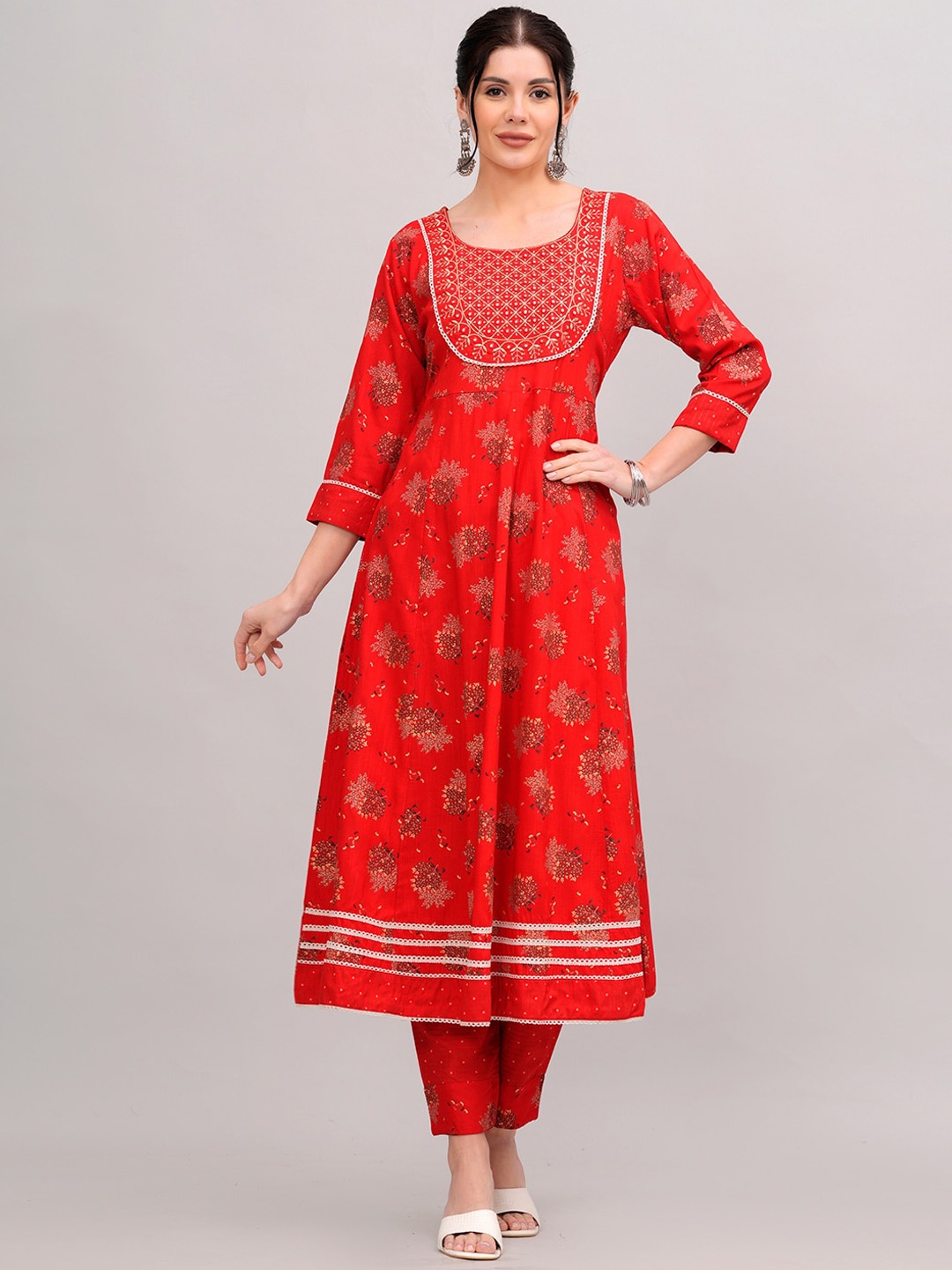 

HIGHLIGHT FASHION EXPORT Floral A line Kurta Trouser And Dupatta, Red