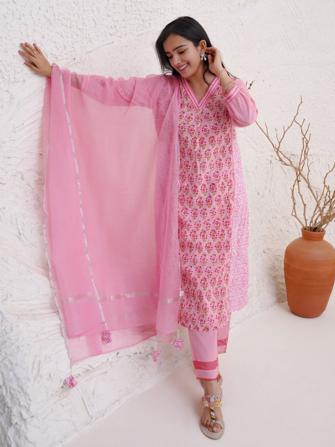 

NERO Taping Dupatta, Pink