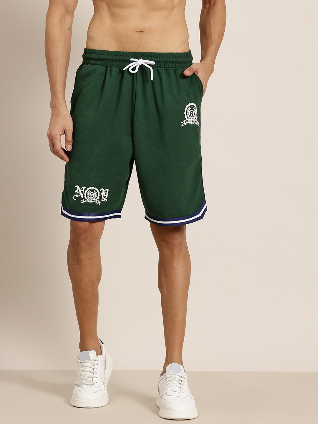 

HERE&NOW Men Graphic Printed Regular Shorts, Green