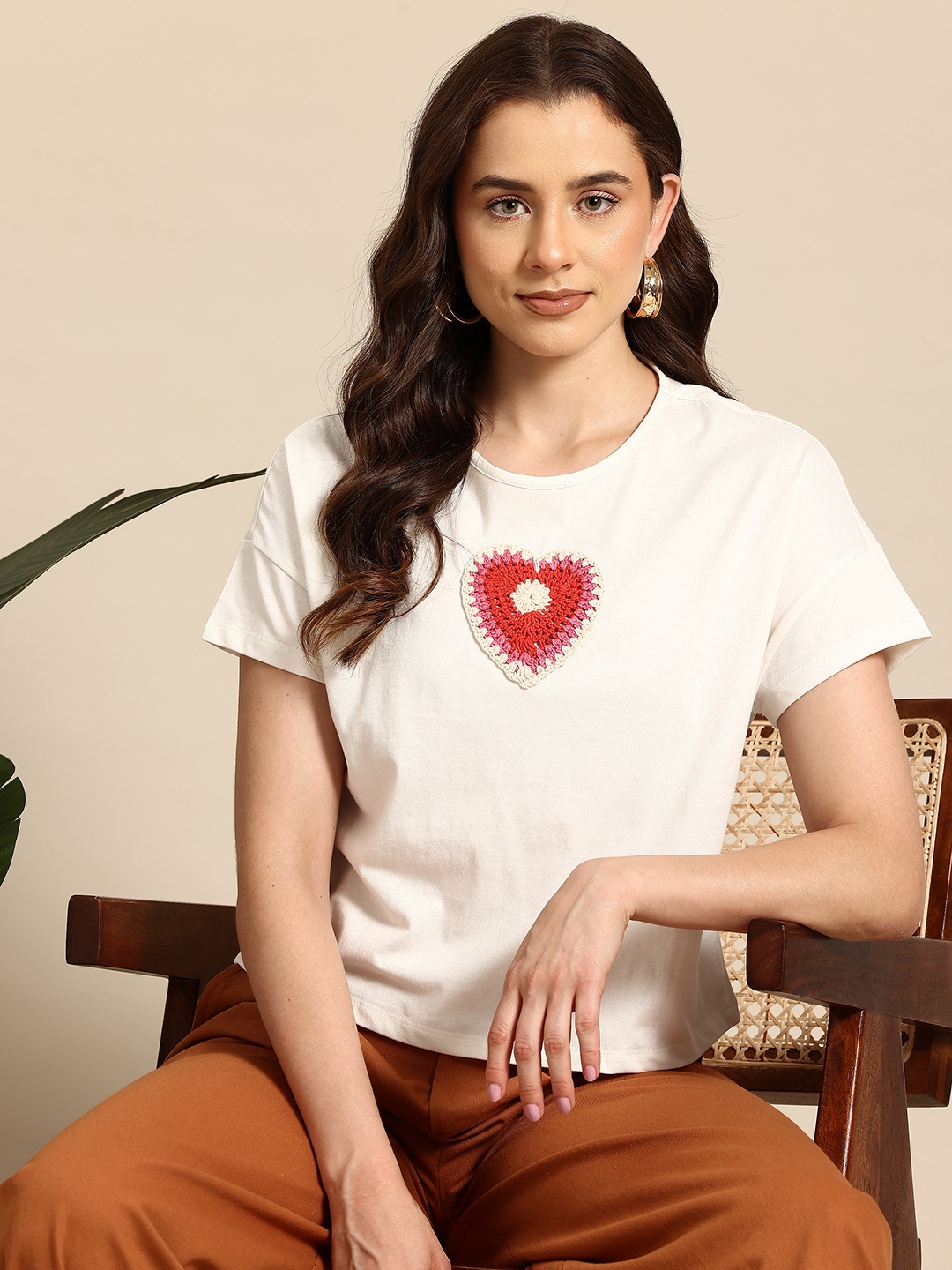 

Mast & Harbour Drop-Shoulder Sleeves Pure Cotton Crochet Applique T-shirt, Off white