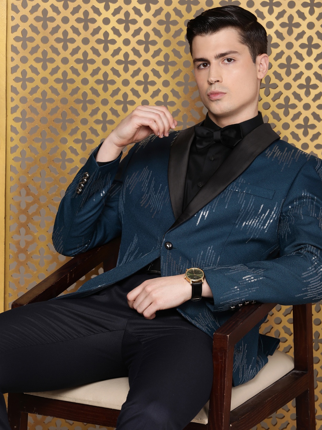 

House of Pataudi Men Single-Breasted Sequinned Tuxedo, Teal
