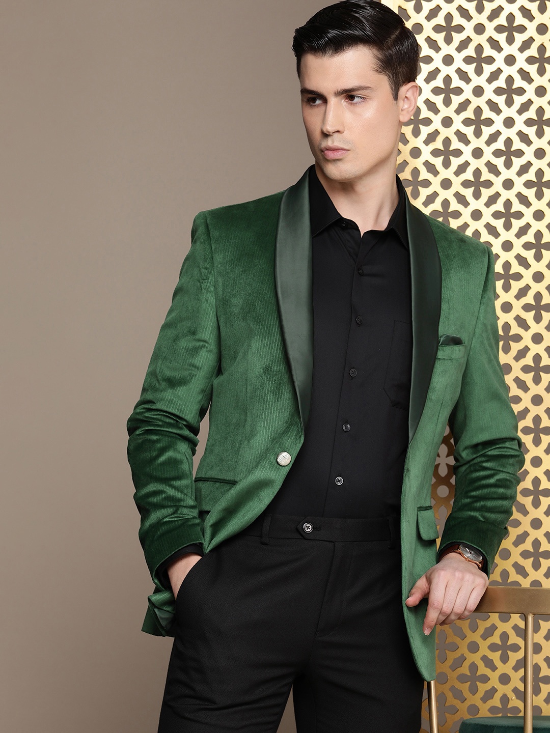 

House of Pataudi Tailored Fit Striped Velvet Finish Single-Breasted Party Blazer, Green