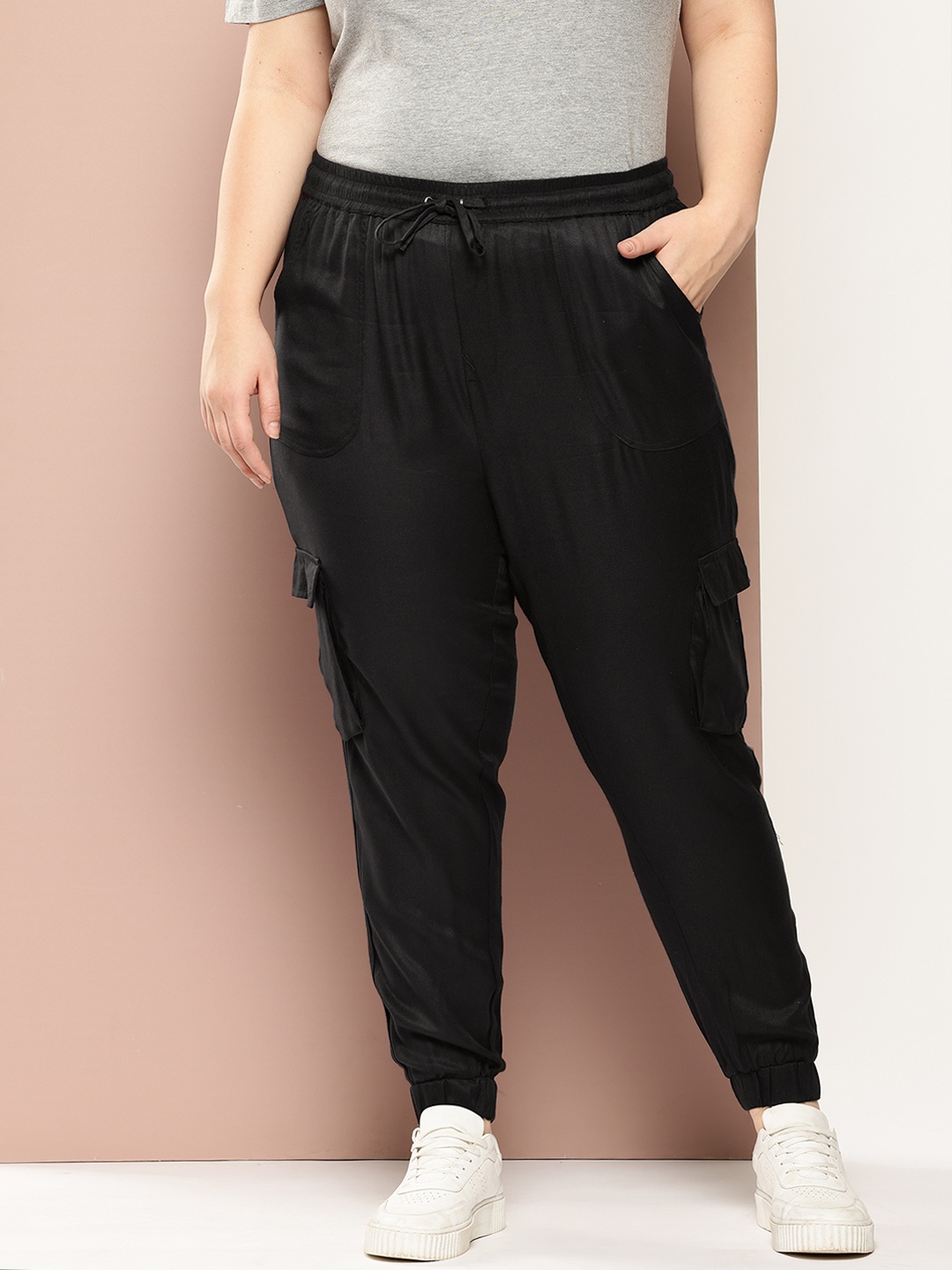 

Sztori Women Cargo Style Joggers, Black