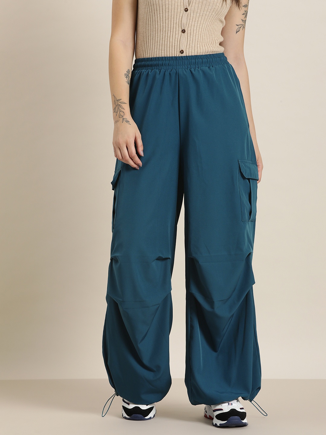 

HERE&NOW Women Solid Parachute Trousers, Teal