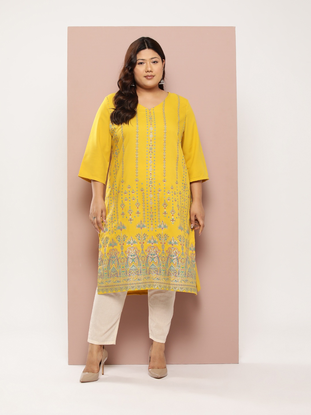 

Sztori Plus Size Floral Printed Kurta, Mustard