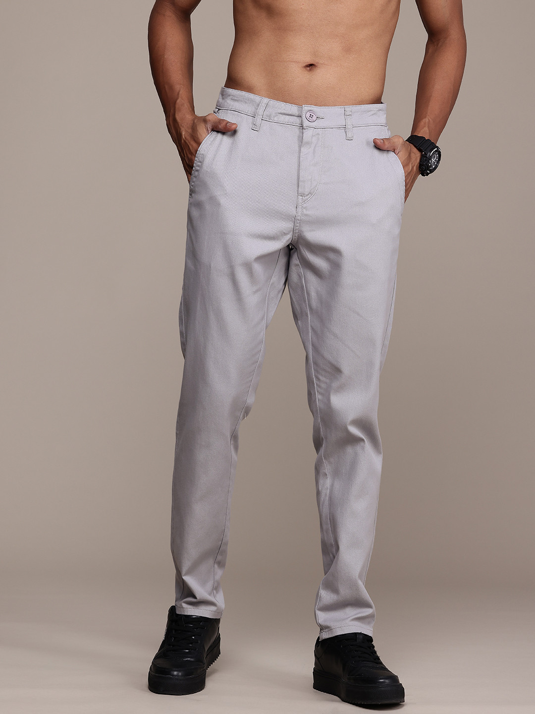 

The Roadster Life Co. Men Pure Cotton Chinos Trousers, Grey