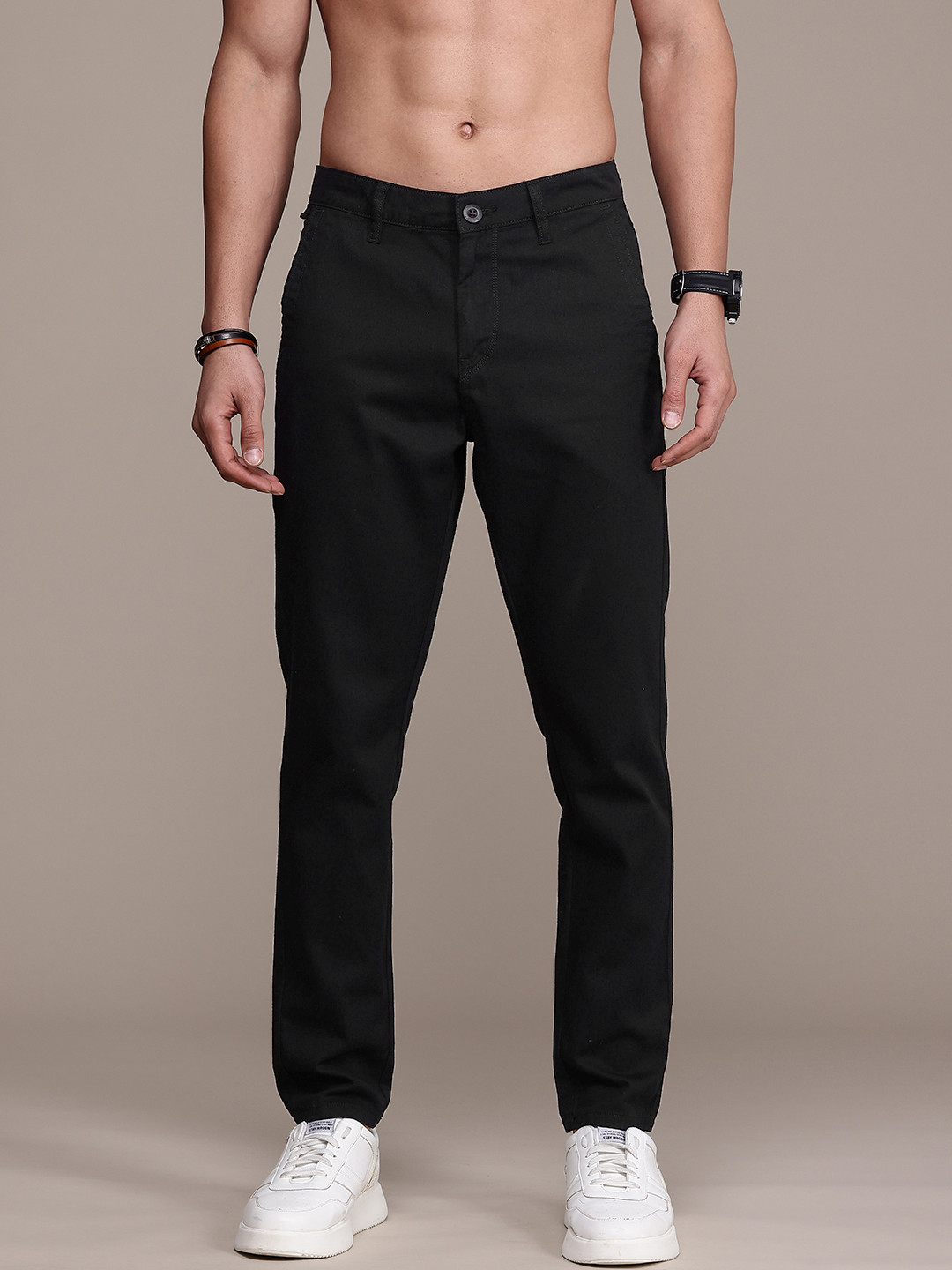 

The Roadster Life Co. Men Pure Cotton Chinos Trousers, Black