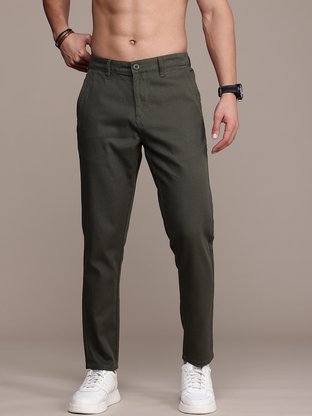 

The Roadster Life Co. Men Pure Cotton Chinos Trousers, Olive