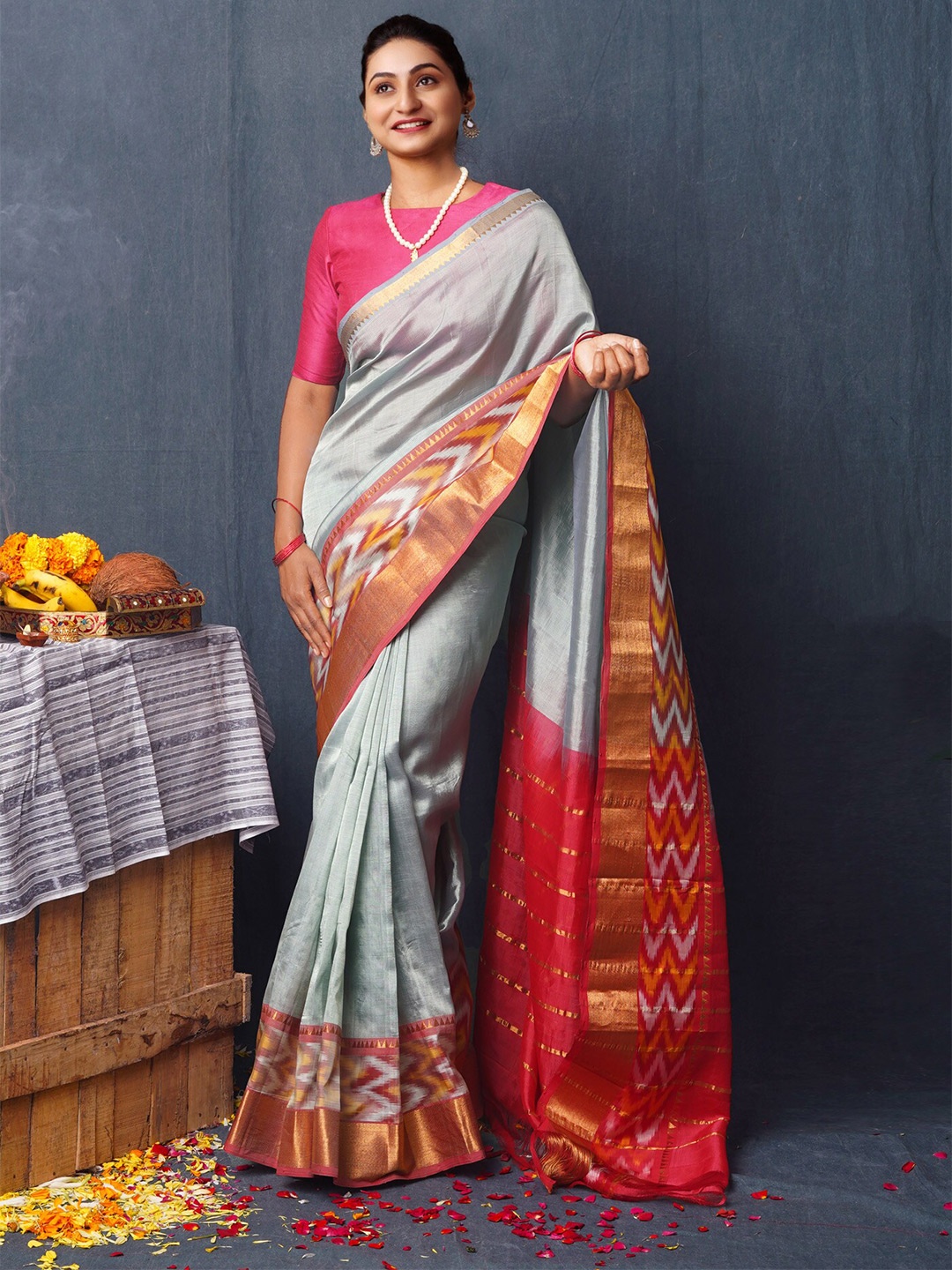 

Unnati Silks Zari Silk Handloom Mangalagiri Saree, Grey
