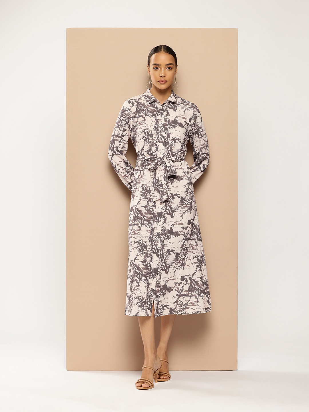 

Chemistry Abstract Printed Shirt Style Midi Dress, Off white