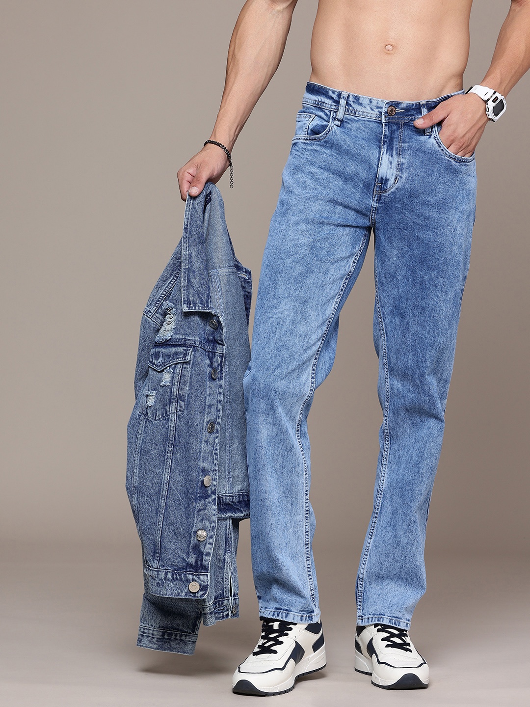 

The Roadster Life Co. Men Light Fade Acid Wash Stretchable Jeans, Blue
