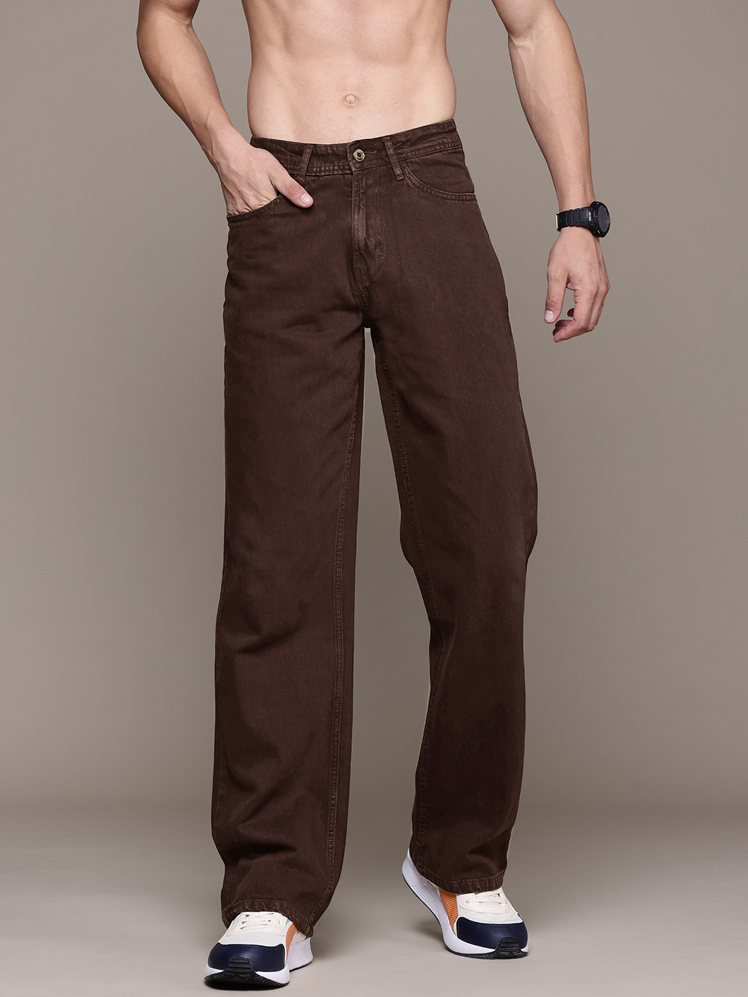 

The Roadster Lifestyle Co. Men Bootcut Fit Jeans, Brown