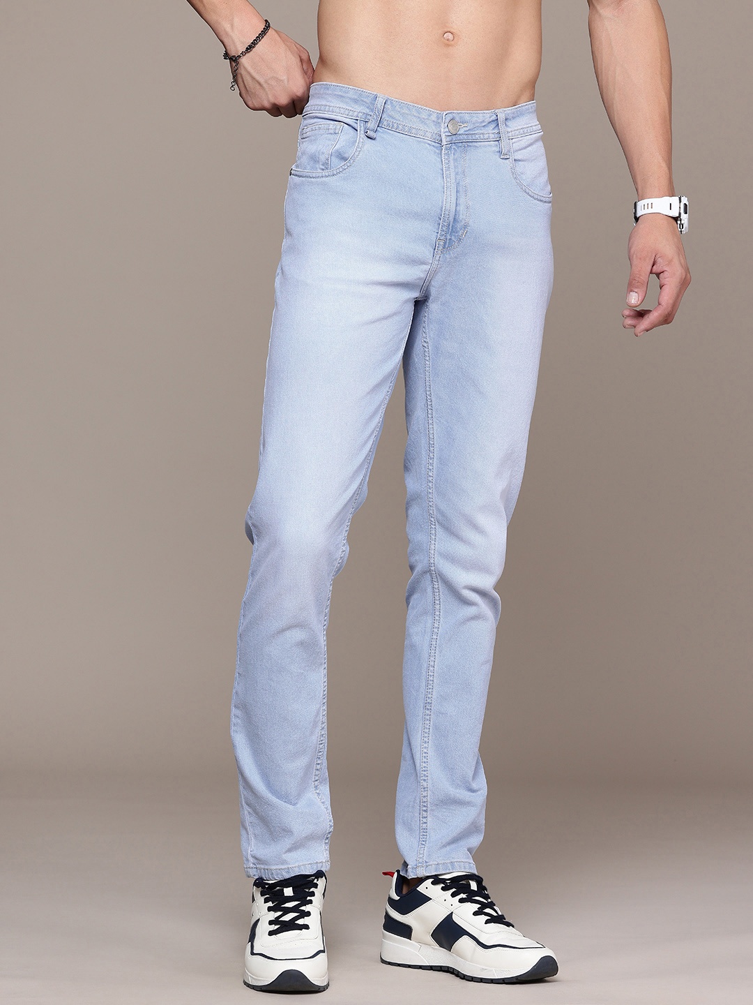 

The Roadster Life Co. Men Slim Fit Heavy Fade Stretchable Jeans, Blue