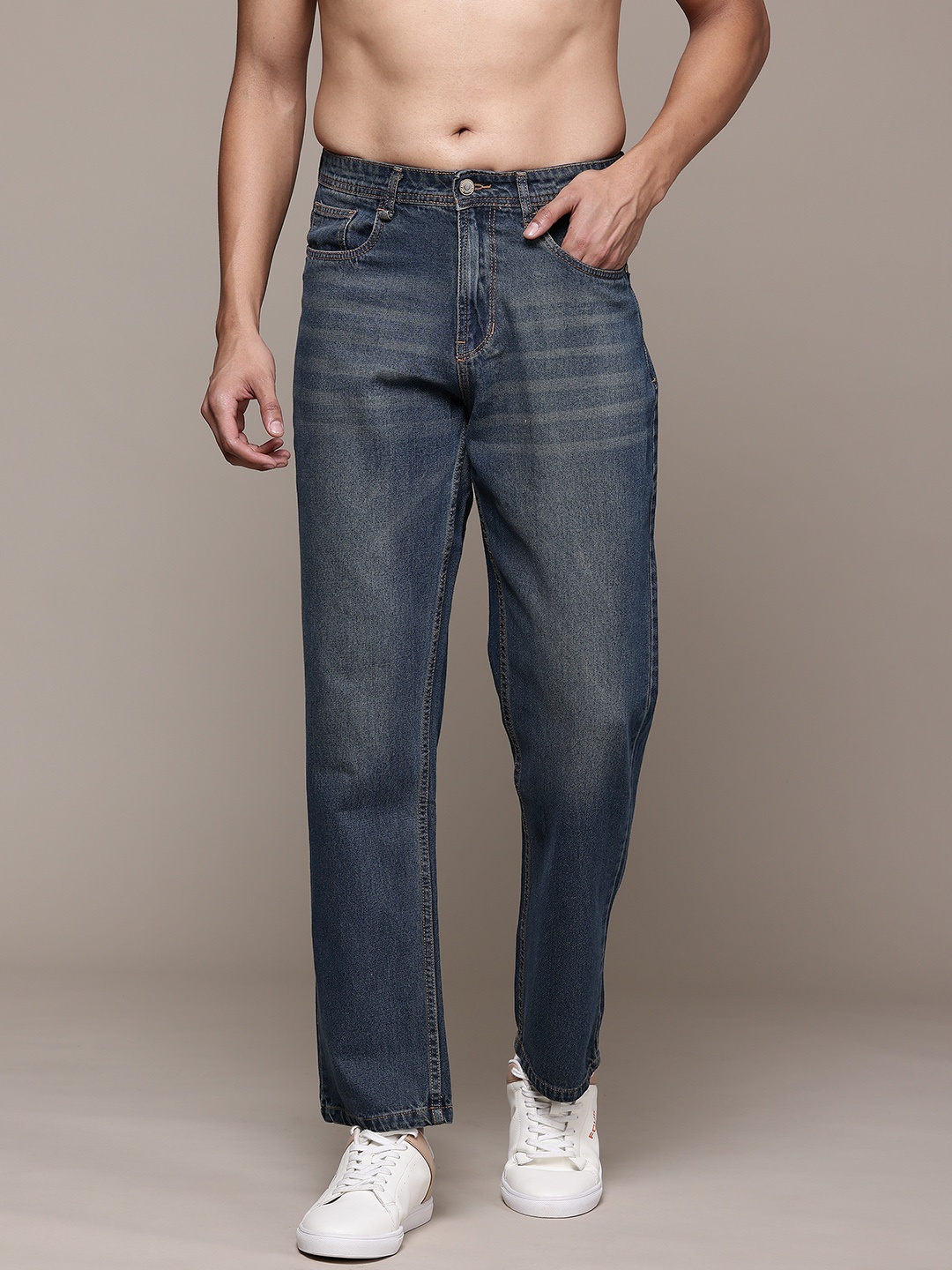 

The Roadster Lifestyle Co. Men Straight Fit Jeans, Blue