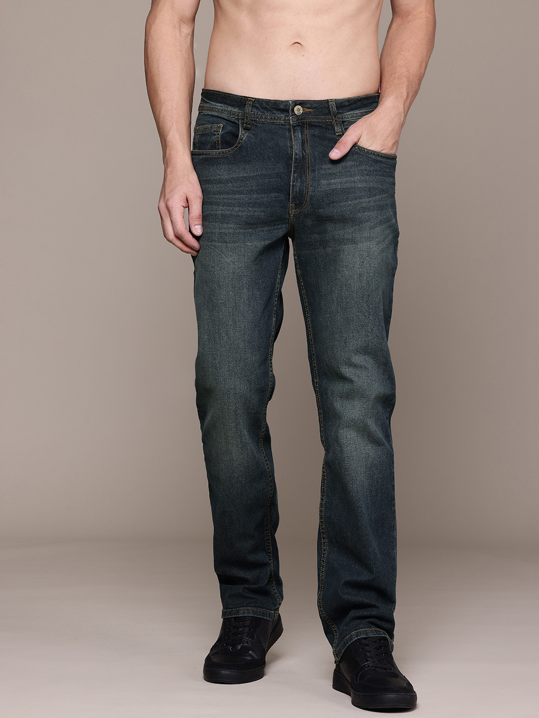 

Roadster Men Light Fade Stretchable Jeans, Blue
