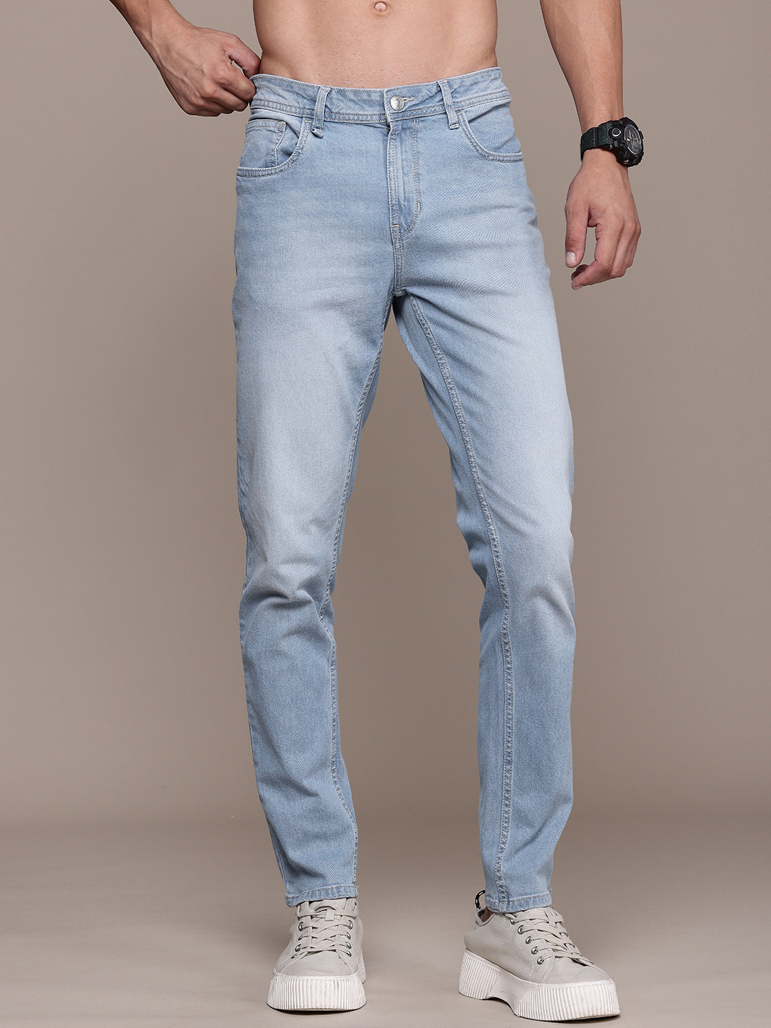 

The Roadster Life Co. Men Slim Fit Heavy Fade Stretchable Jeans, Blue