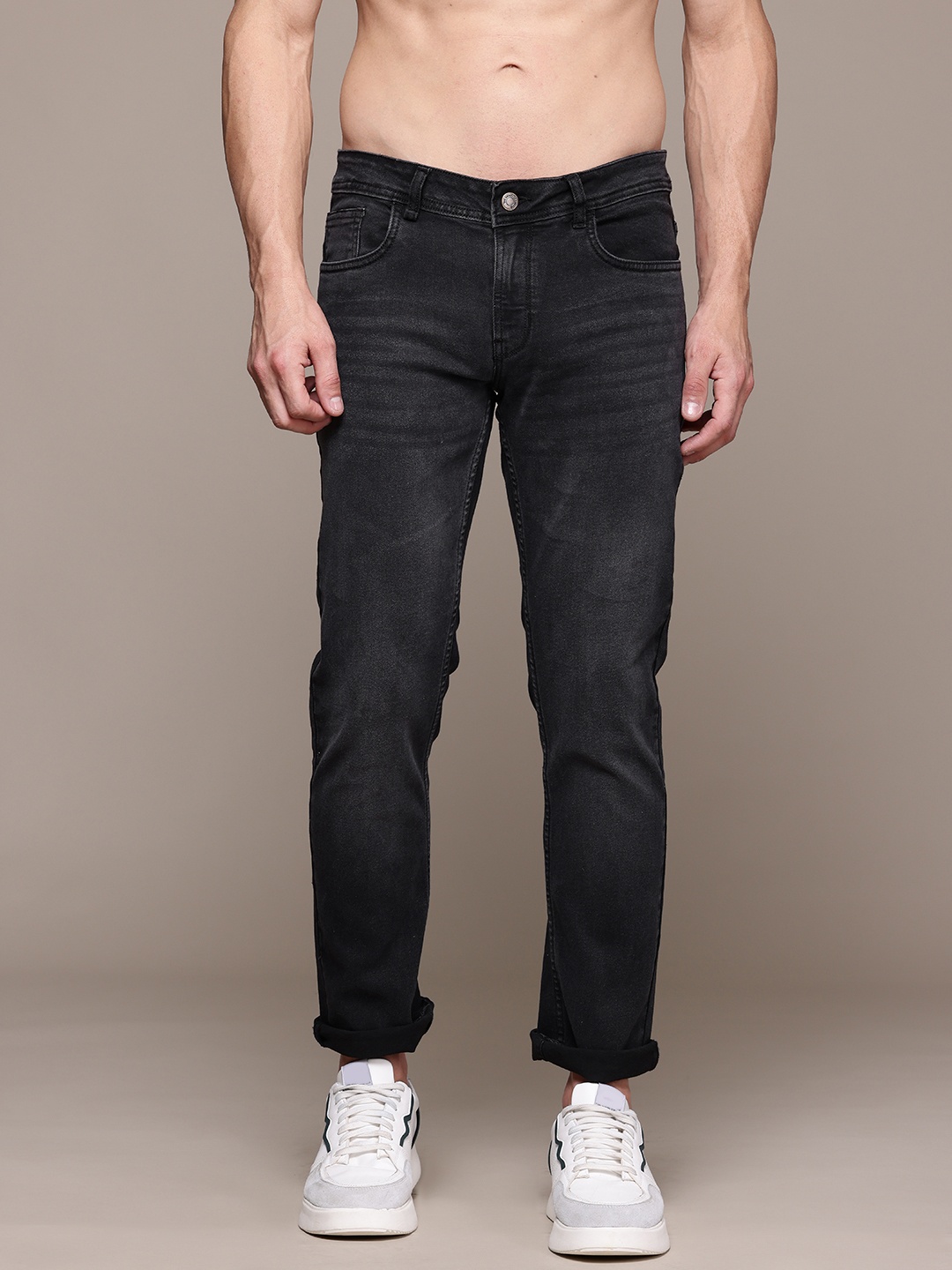 

The Roadster Lifestyle Co. Men Slim Fit Jeans, Black