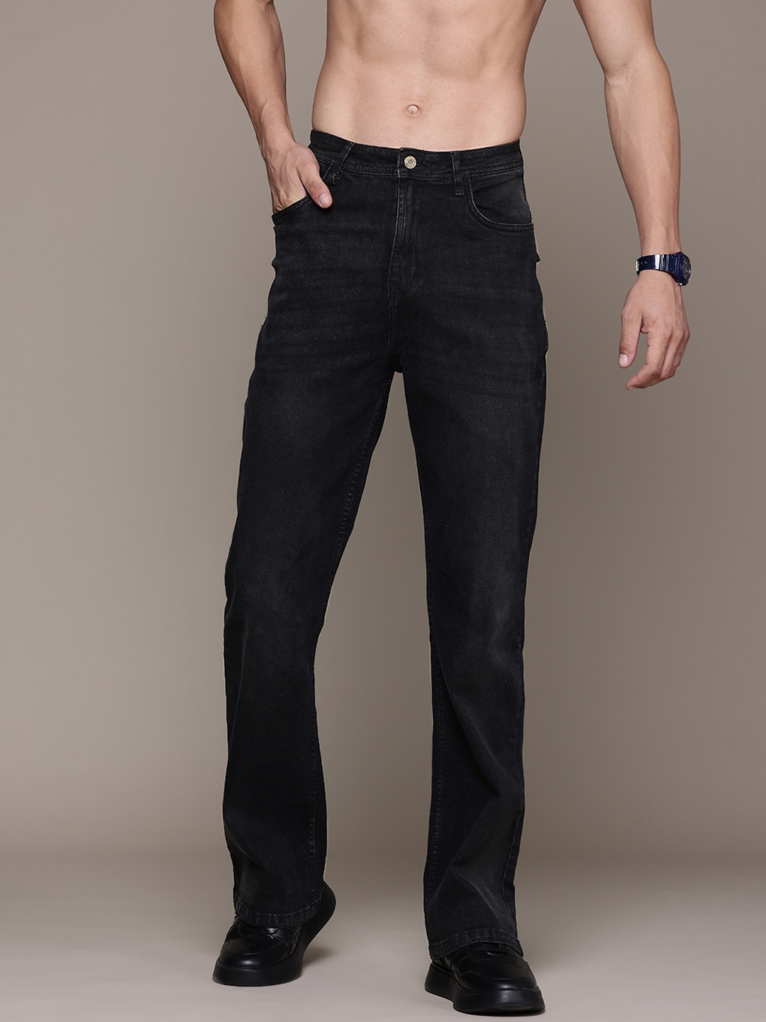 

The Roadster Lifestyle Co. Men Flared Fit Jeans, Black