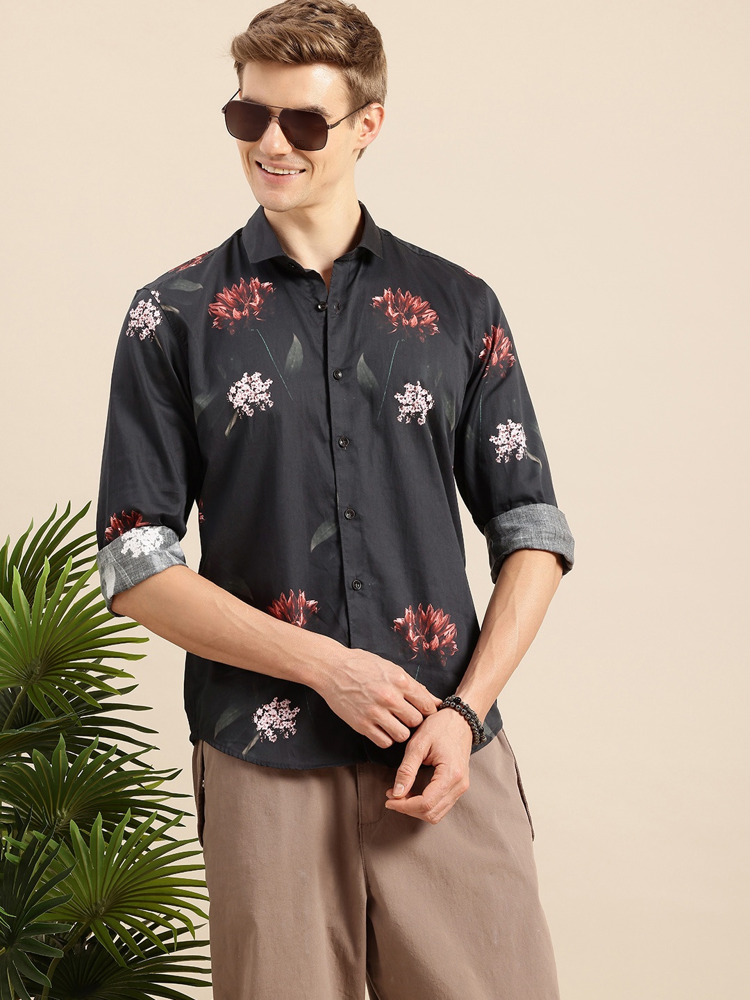 

Mast & Harbour Floral Printed Cutaway Collar Casual Shirt, Black