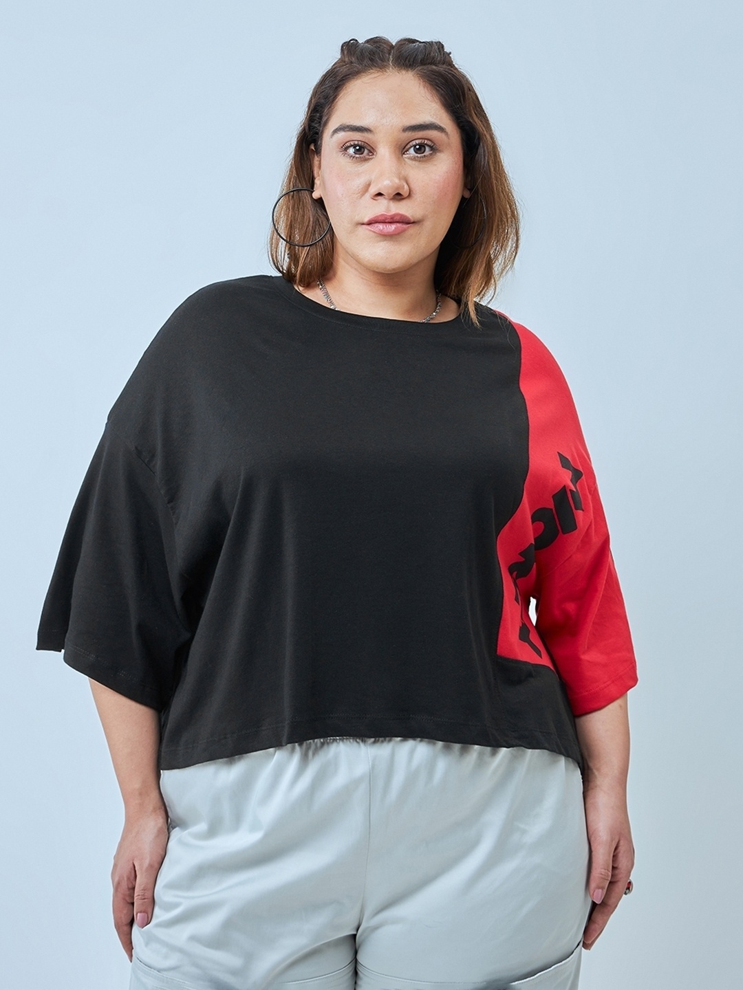 

Bewakoof Plus Size Round Neck Oversized Boxy Top, Black